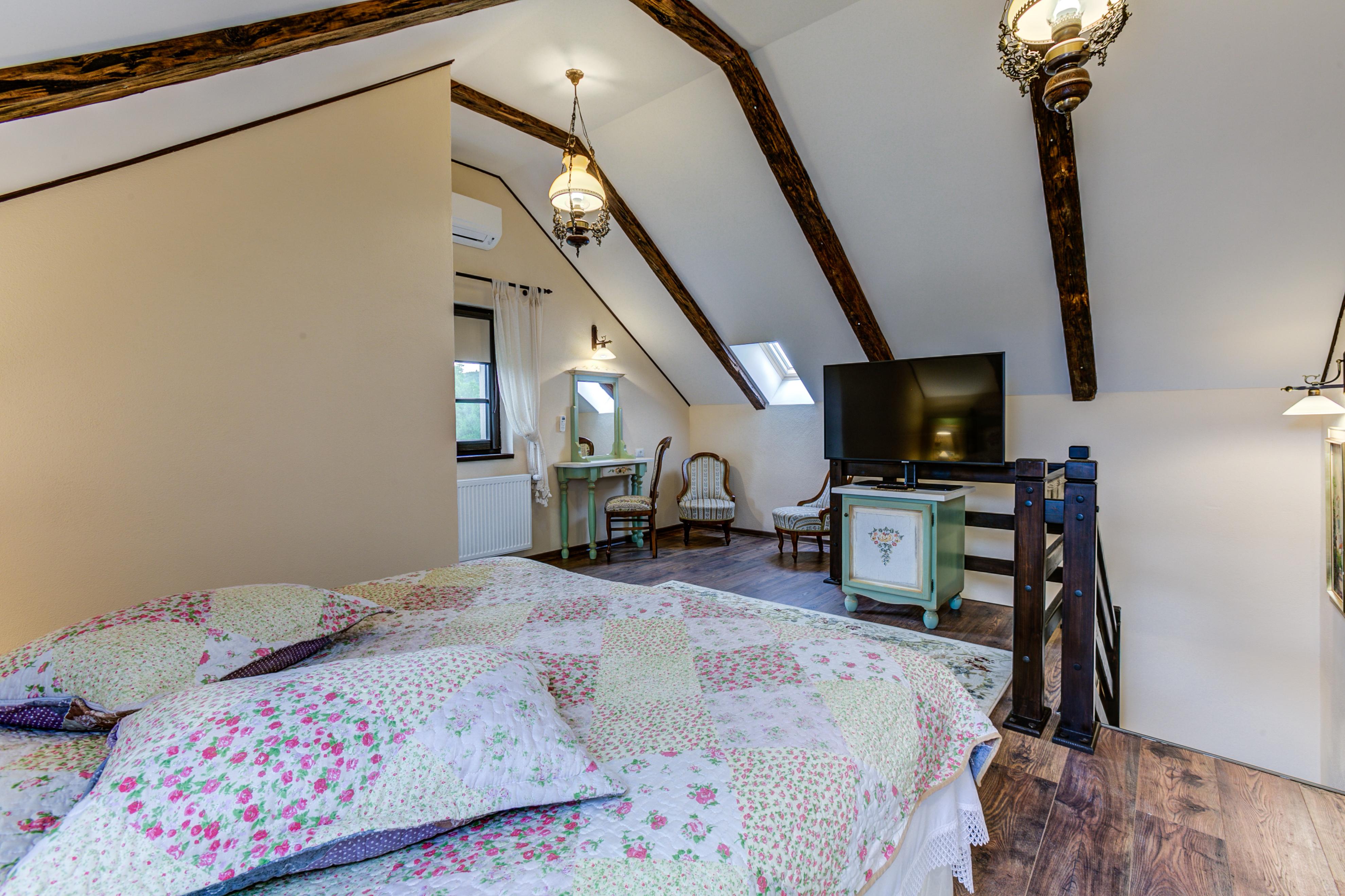 Conacul Ambient Hotel Кристиан Екстериор снимка