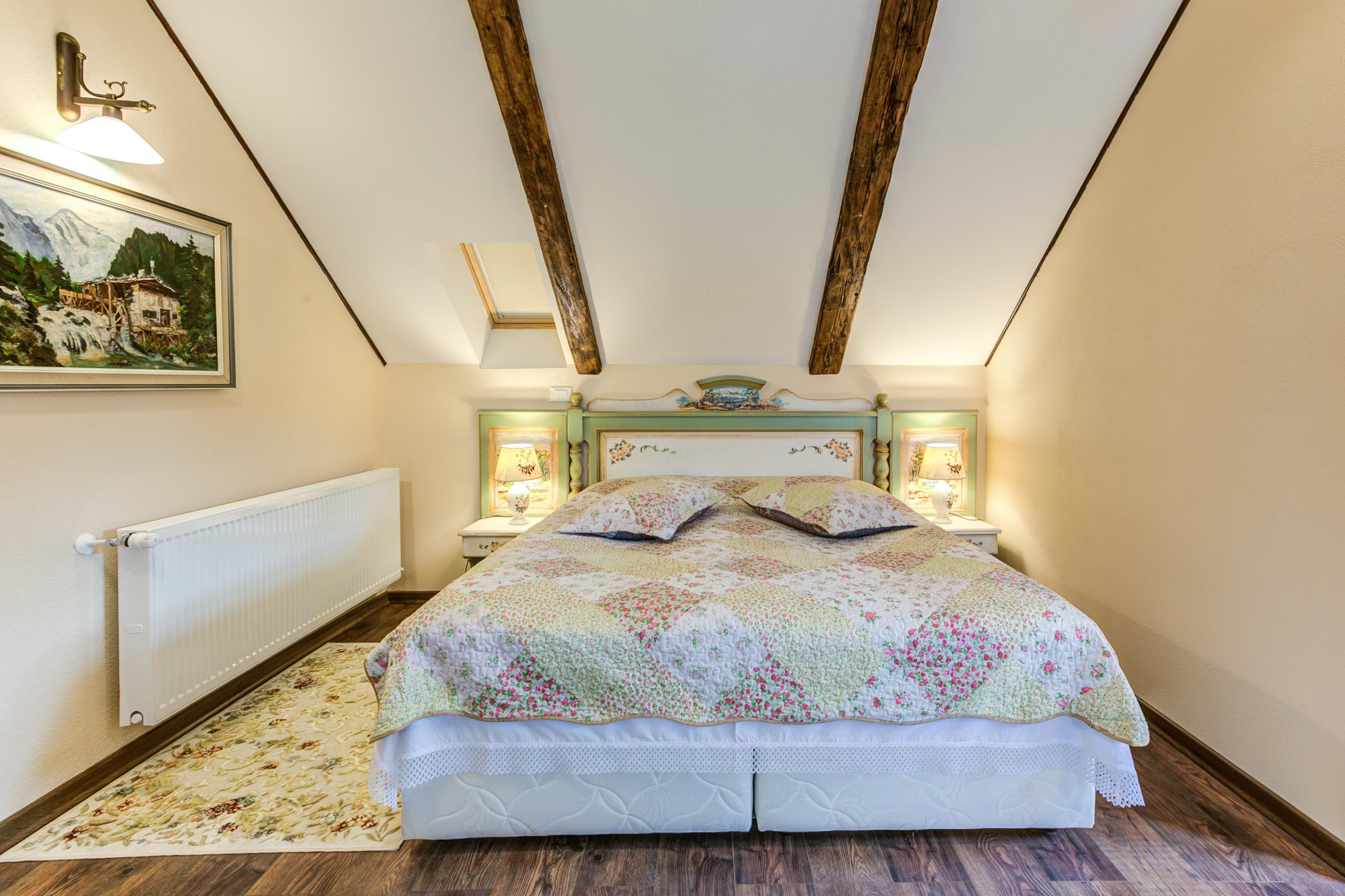 Conacul Ambient Hotel Кристиан Екстериор снимка