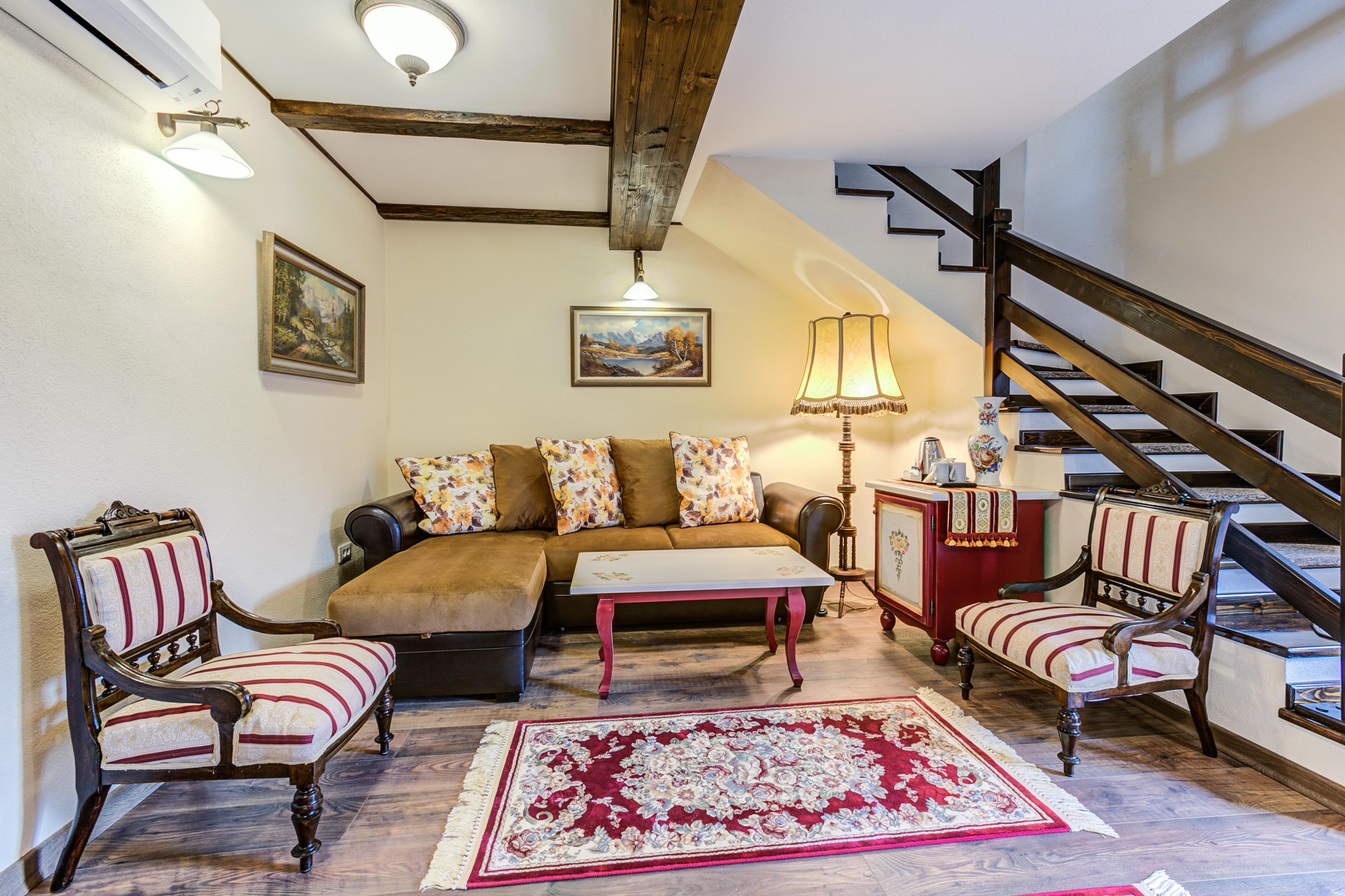 Conacul Ambient Hotel Кристиан Екстериор снимка